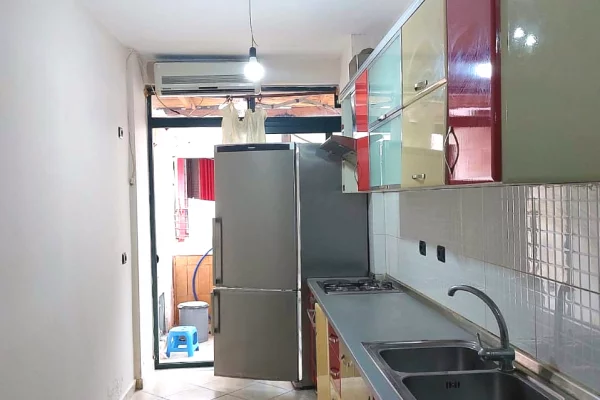 Appartamento in affitto a Tirana 2+1, Arredato
