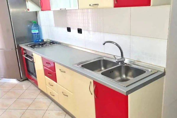 Appartamento in affitto a Tirana 2+1, Arredato