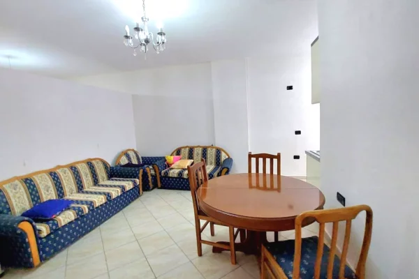 Shtepi me qera 2+1 ne Tirane - 40,000 Leke