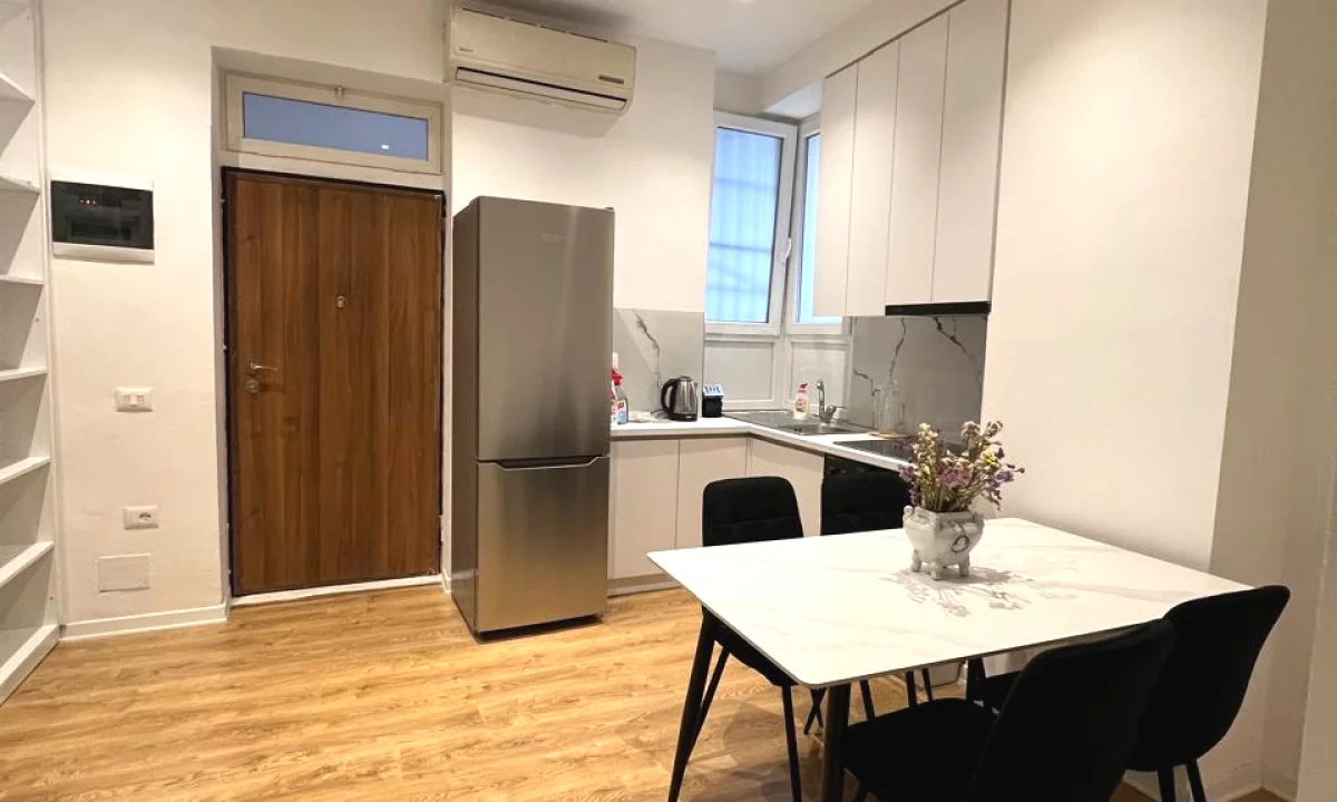 Appartamento in affitto a Tirana Garsoniere, Arredato