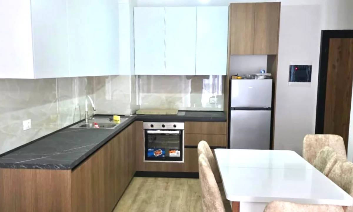 Shtepi me qera Apartament ne Tirane, 2+1, Mobilimi E mobiluar, Pagesa 500  Euro.
