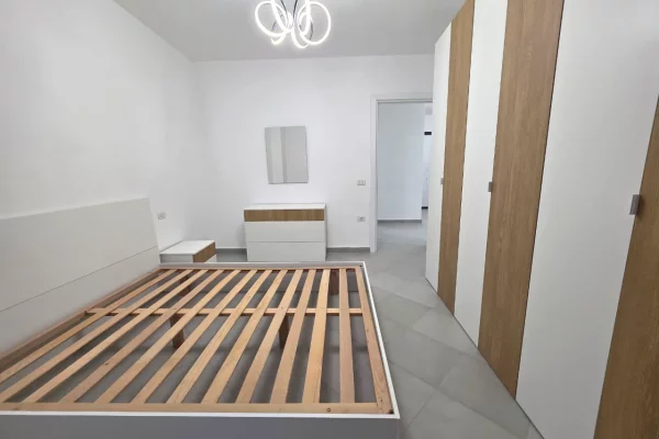 Shtepi me qera Apartament ne Tirane, 1+1, Mobilimi E mobiluar, Pagesa 500  Euro.