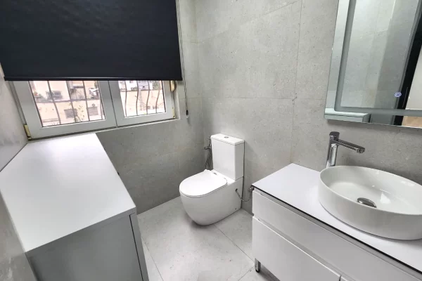 ZYRE ME Qira 110 m2( kati 2) 📍Qender/ Perballe Toptanit Open Space / 100 E Re🔥 90,000 Leke/Muaj