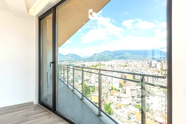 ✨️For Rent: Elite Office 202m2 ⭐️ 2 Parkings 3 WC🚾 / VERANDA - Floor 12📍 GOLDEN TOWER (MINE PEZA RESIDENCE) 🌇 Euro2000 NET/Month 💥