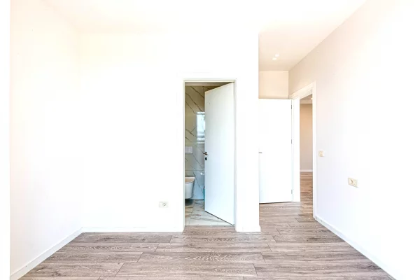✨️For Rent: Elite Office 202m2 ⭐️ 2 Parkings 3 WC🚾 / VERANDA - Floor 12📍 GOLDEN TOWER (MINE PEZA RESIDENCE) 🌇 Euro2000 NET/Month 💥