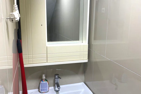 🏠Me Qera: Amb. 48m2 (📍Vasil Shanto - Blv.Bajram Curri)🔥 Super Vendndodhje || Buze Rruge ✨️ 60,000 Leke/Muaji 💶