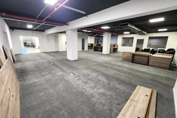 💫Zyre Elitare me Qira ( Rruga Elbasanit - Fakulteti Ekonomik📍) 300m2 ( KATI 0) Open Space 🔥🔥 2000Euro NETO 💶💶