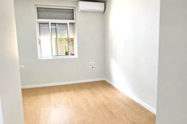 Ambient biznesi me qera 3+1 ne Tirane - 450 Euro