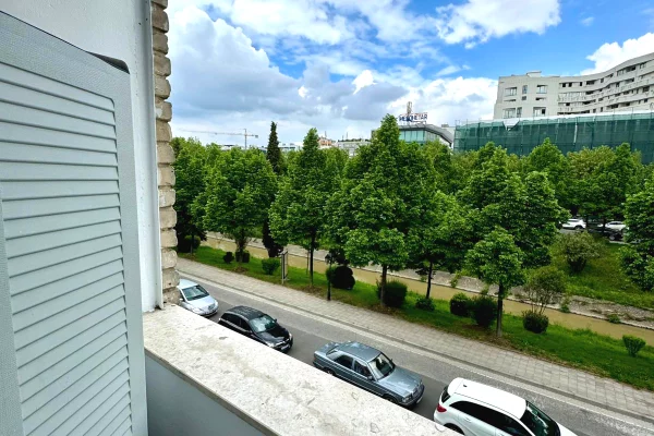 Ambient biznesi me qera 1+1 ne Tirane - 700 Euro