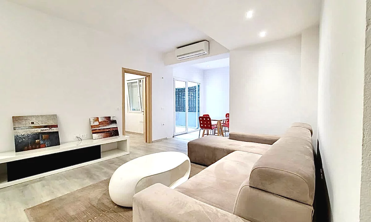 Shtepi me qera Apartament ne Tirane, 1+1, Mobilimi E mobiluar, Pagesa 550  Euro.