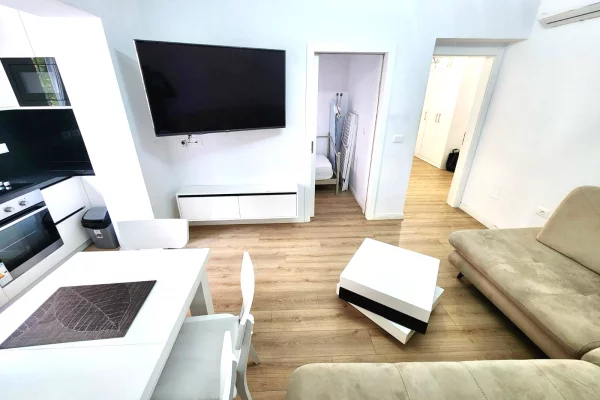 Shtepi me qera Apartament ne Tirane, 2+1, Mobilimi E mobiluar, Pagesa 600  Euro.