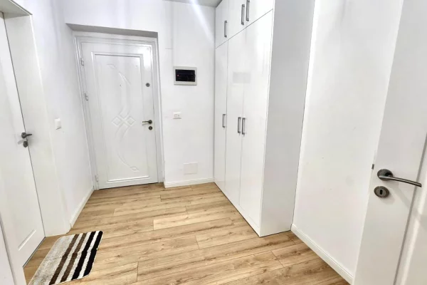 Shtepi me qera Apartament ne Tirane, 2+1, Mobilimi E mobiluar, Pagesa 600  Euro.