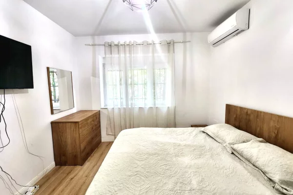 Shtepi me qera Apartament ne Tirane, 2+1, Mobilimi E mobiluar, Pagesa 600  Euro.