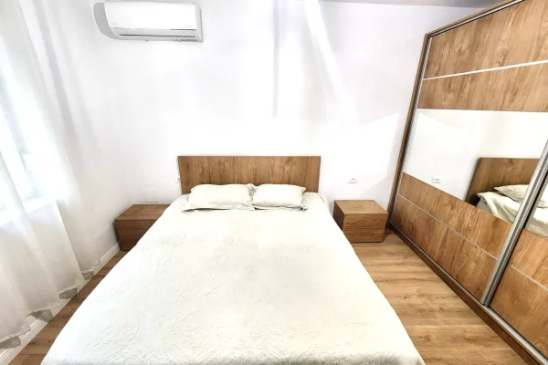 Shtepi me qera Apartament ne Tirane, 2+1, Mobilimi E mobiluar, Pagesa 600  Euro.