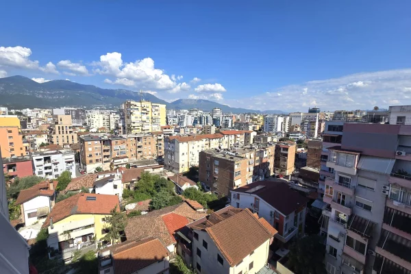 Shtepi me qera 2+1 ne Tirane - 65,000 Leke