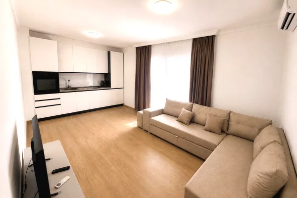 Shtepi me qera 2+1 ne Tirane - 1,000 Euro