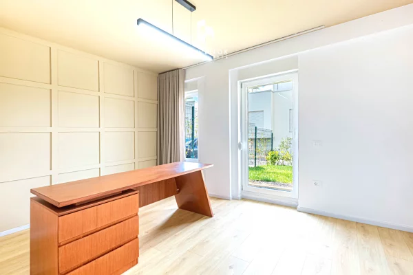 Shtepi me qera Vila Luksoze ne Tirane, 4+1, Mobilimi E mobiluar, Pagesa 2,000  Euro.