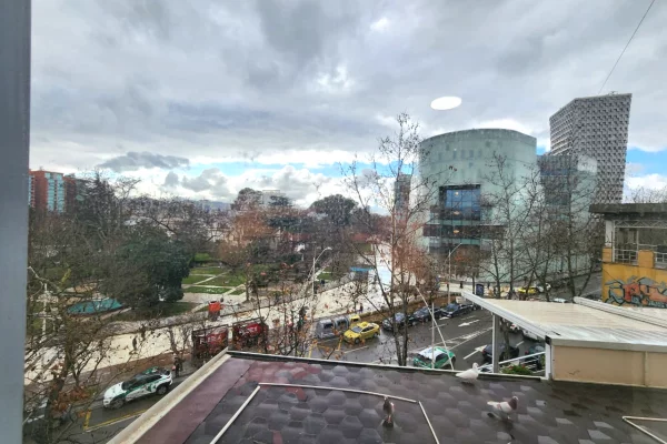 Shtepi me qera Apartament ne Tirane, 2+1, Mobilimi E mobiluar, Pagesa 1,000  Euro.