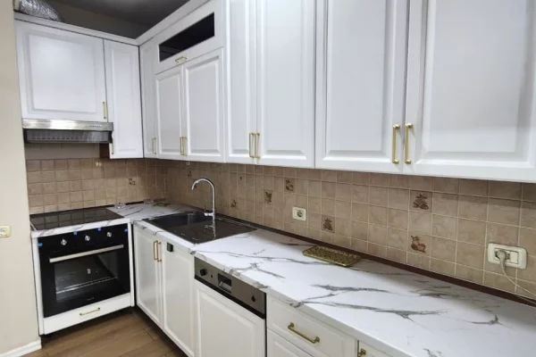 Shtepi me qera Apartament ne Tirane, 2+1, Mobilimi E mobiluar, Pagesa 1,000  Euro.