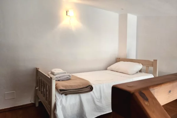 Shtepi ne shitje Duplex(shtepi me 2 kate) ne Tirane, 2+1, Mobilimi E mobiluar, Pagesa 260,000  Euro.