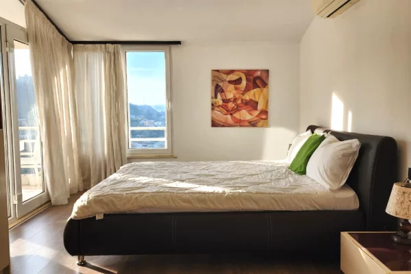 Shtepi ne shitje Duplex(shtepi me 2 kate) ne Tirane, 2+1, Mobilimi E mobiluar, Pagesa 260,000  Euro.