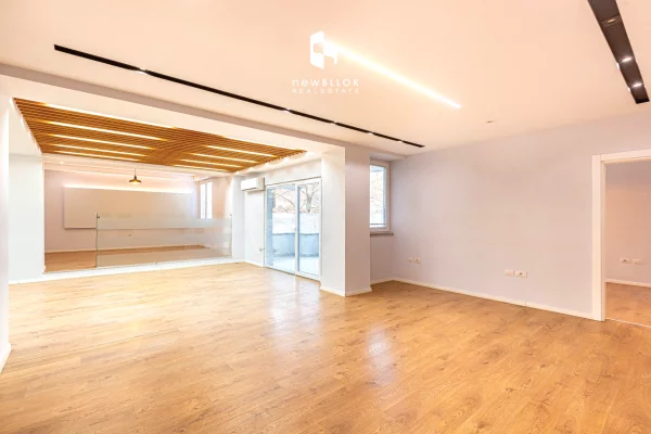 Zyre Absolute - Open Space (Vesa Center) Rruge Kryesore, BLLOK (160 m2) Parket Zvicerian - 2,100 Euro/Muaj NETO 