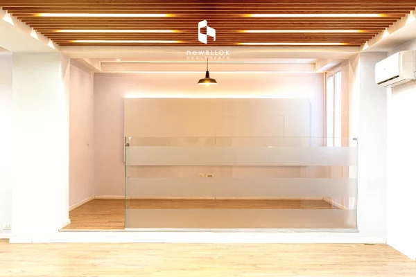 Zyre Absolute - Open Space (Vesa Center) Rruge Kryesore, BLLOK (160 m2) Parket Zvicerian - 2,100 Euro/Muaj NETO 