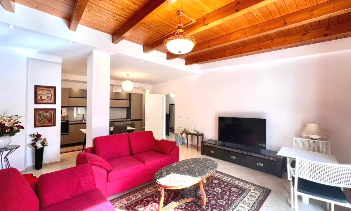 Shtepi me qera Apartament ne Tirane, 3+1, Mobilimi E mobiluar, Pagesa 1,300  Euro.