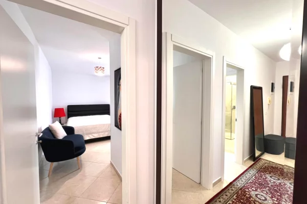 Shtepi me qera Apartament ne Tirane, 3+1, Mobilimi E mobiluar, Pagesa 1,300  Euro.