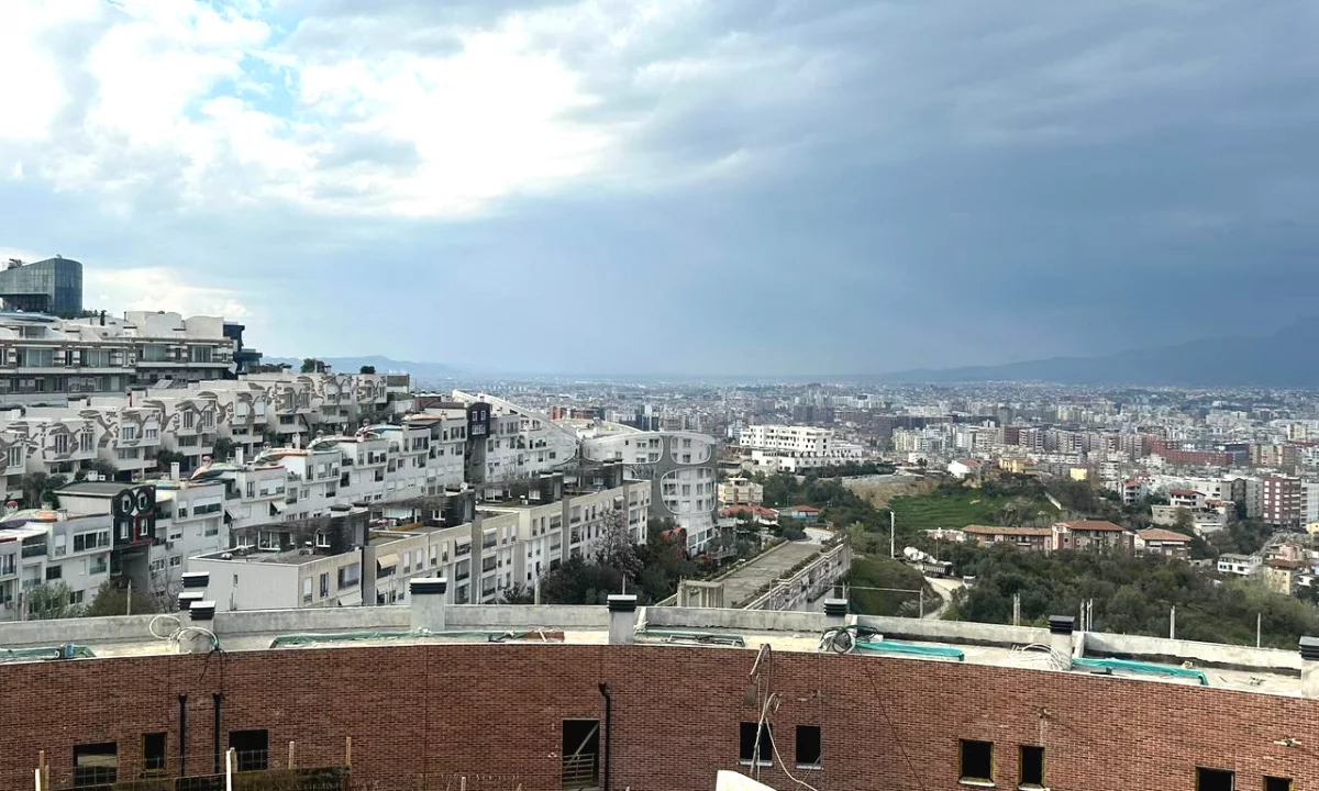 Penthouse (panoramic top floor) for sale in Tirana 2+1, Emty