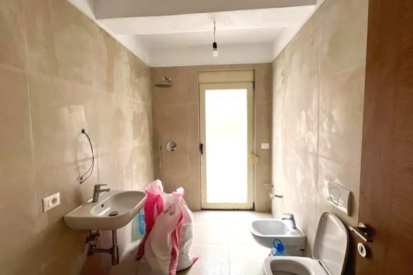 Apartment for sale in Tirana 2+1, Emty