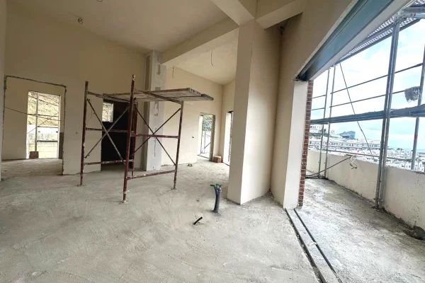 Penthouse (panoramic top floor) for sale in Tirana 2+1, Emty