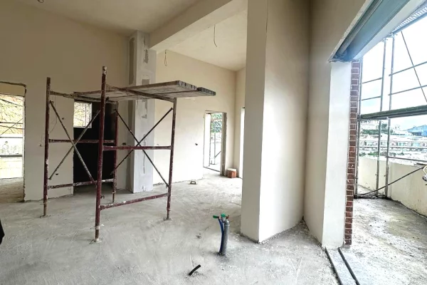 Penthouse (panoramic top floor) for sale in Tirana 2+1, Emty