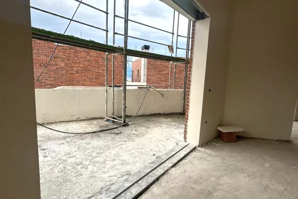 Penthouse (panoramic top floor) for sale in Tirana 2+1, Emty