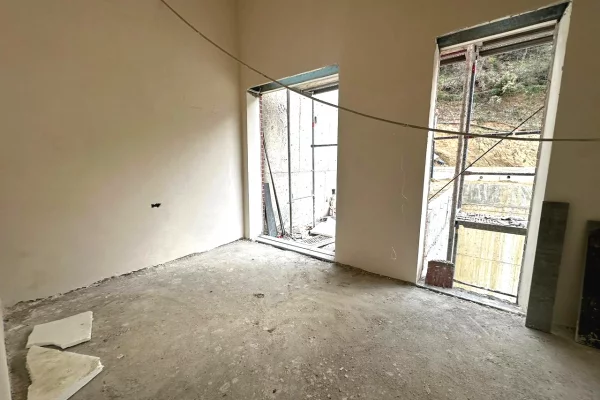 Penthouse (panoramic top floor) for sale in Tirana 2+1, Emty
