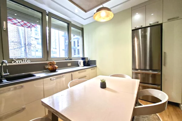 Shtepi me qera Apartament ne Tirane, 2+1, Mobilimi E mobiluar, Pagesa 70,000  Leke.