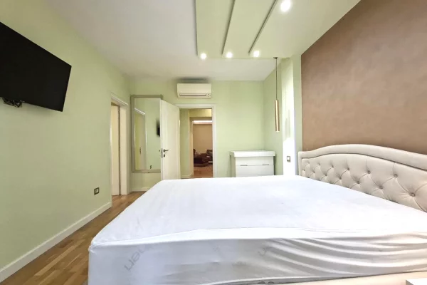Shtepi me qera Apartament ne Tirane, 2+1, Mobilimi E mobiluar, Pagesa 70,000  Leke.