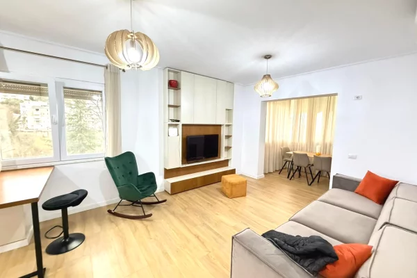 Me Qera : 2+1+2📍Kopshti Zologjik (Pamje nga Kopshti✨️) - 70,000 Lek - Kati.2 - Sp.100m² - Mundesi P