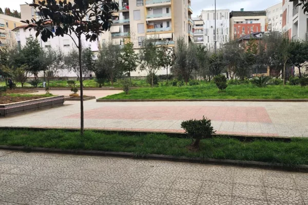 Ambient biznesi me qera 1+1 ne Tirane - 2,000 Euro