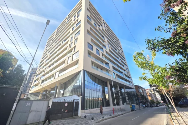 Ambient biznesi me qera 1+1 ne Tirane - 680 Euro