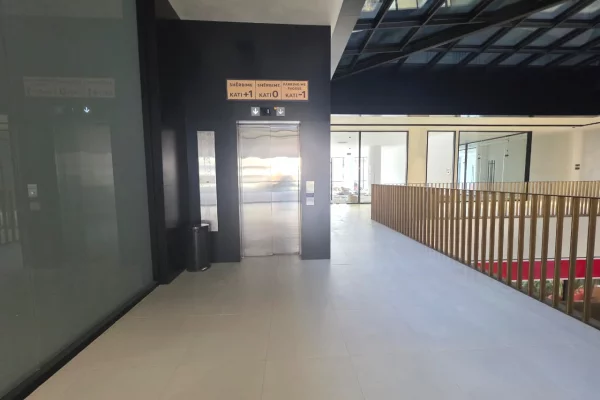 JEPET ME QIRA : Ambient Biznesi Buze Rruges Kryesore ✨️ Rez. Golden Tower, Mine Peza - Qender📍| 680Euro / Muaj