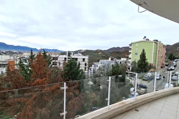 Shtepi me qera Apartament ne Tirane, 2+1, Mobilimi E mobiluar, Pagesa 70,000  Leke.