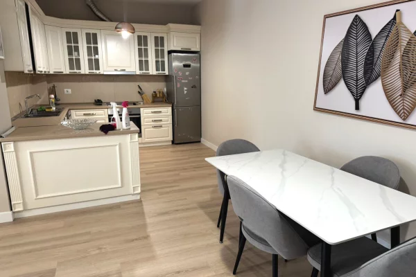 Shtepi me qera Apartament ne Tirane, 2+1, Mobilimi E mobiluar, Pagesa 70,000  Leke.