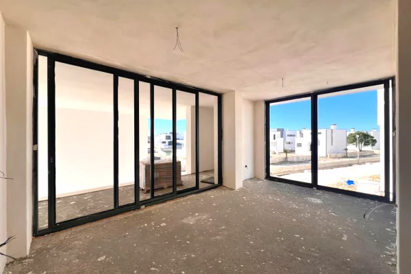 Shtepi ne shitje Apartament ne Durres, 2+1, Mobilimi Bosh, pa mobiluar, Pagesa 258,280  Euro.