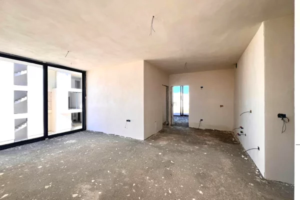 Shtepi ne shitje Apartament ne Durres, 2+1, Mobilimi Bosh, pa mobiluar, Pagesa 258,280  Euro.