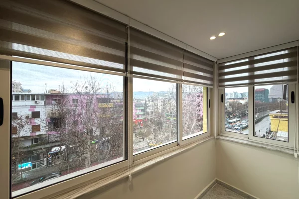 Shtepi ne shitje Apartament ne Tirane, 1+1, Mobilimi Bosh, pa mobiluar, Pagesa 125,000  Euro.