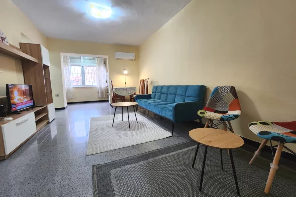 Shtepi me qera Apartament ne Tirane, 1+1, Mobilimi E mobiluar, Pagesa 55,000  Leke.
