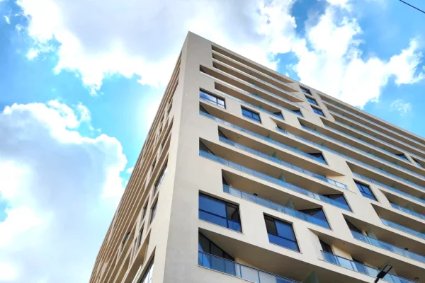 Shitet: DYQAN (📍Mine Peza - Buze Rruge) Kati 0, (154 m2) || 720.000Euro