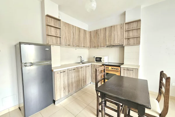 Shtepi me qera Apartament ne Tirane, 1+1, Mobilimi E mobiluar, Pagesa 40,000  Leke.