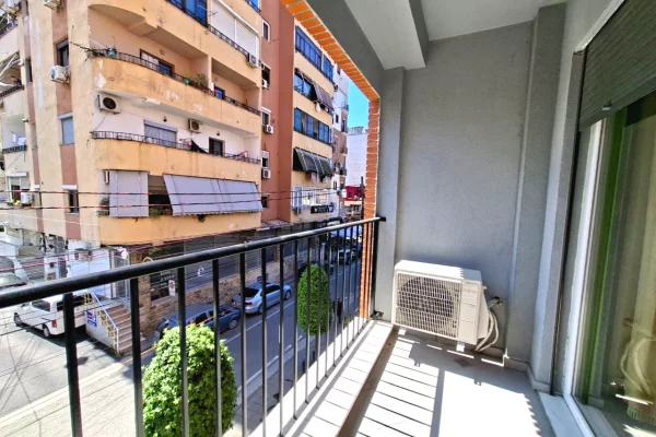 Shtepi me qera 1+1 ne Tirane - 50,000 Leke